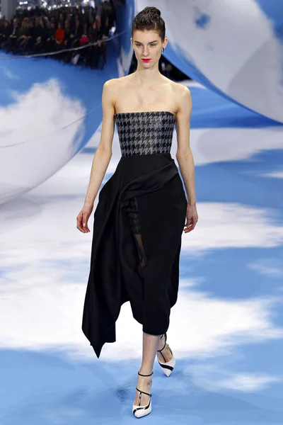Look 43